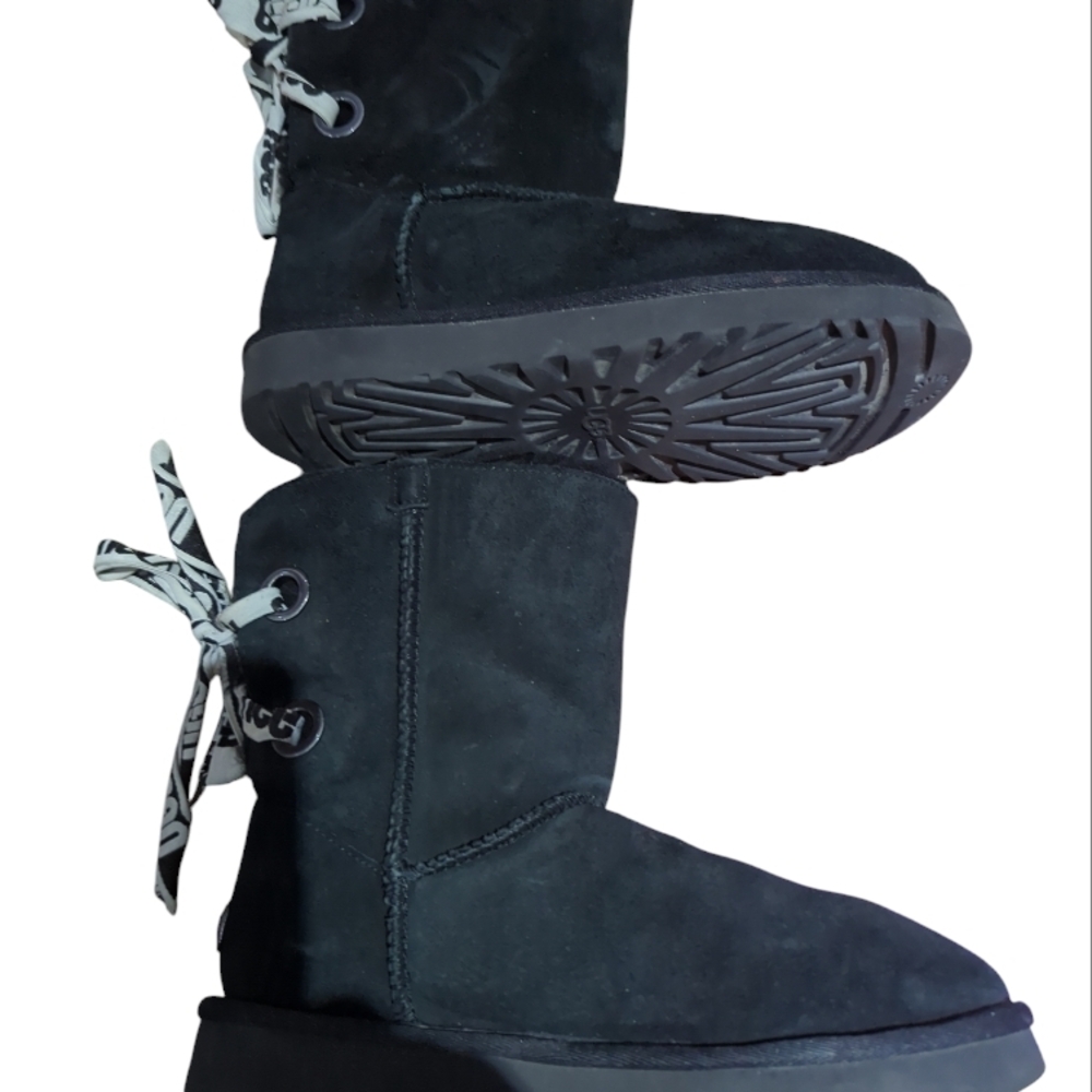Reg $200 UGG Black Bailey bow diagonal boots size 6 - Picture 6 of 9